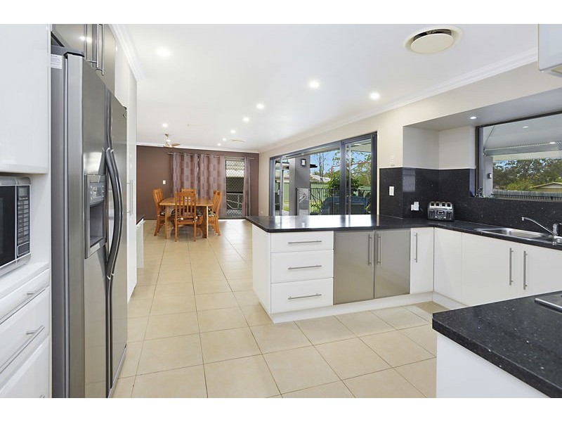 10 Beacon Street, Morayfield QLD 4506