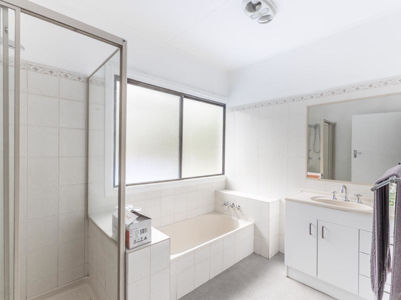 17 Youngs Crossing Road, Joyner QLD 4500