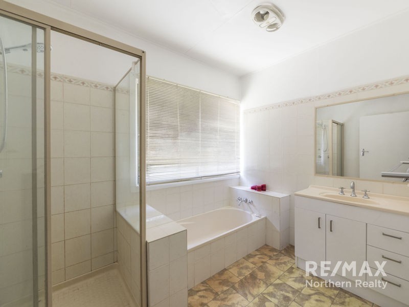 17 Youngs Crossing Road, Joyner QLD 4500