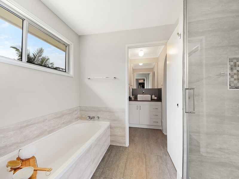 40 Pegasus Avenue, Eatons Hill QLD 4037