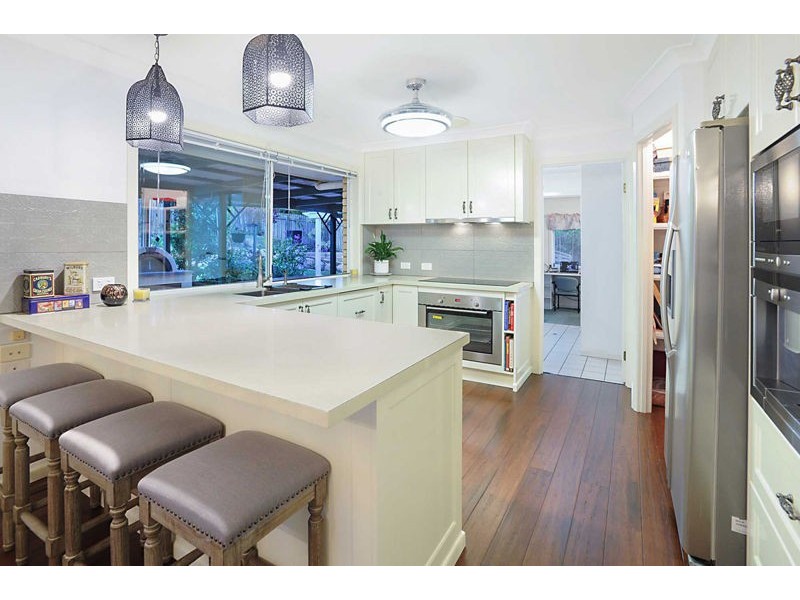 46 Hillenvale Avenue, Arana Hills QLD 4054