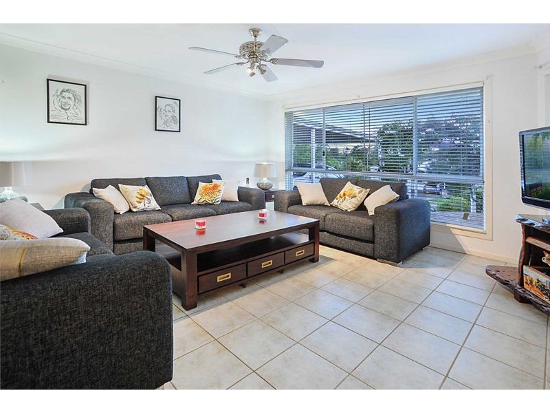 46 Hillenvale Avenue, Arana Hills QLD 4054