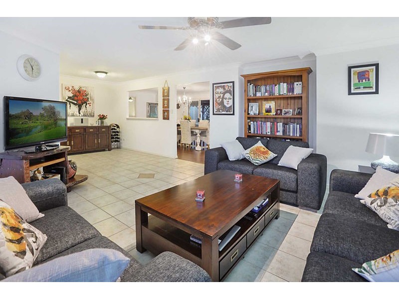 46 Hillenvale Avenue, Arana Hills QLD 4054