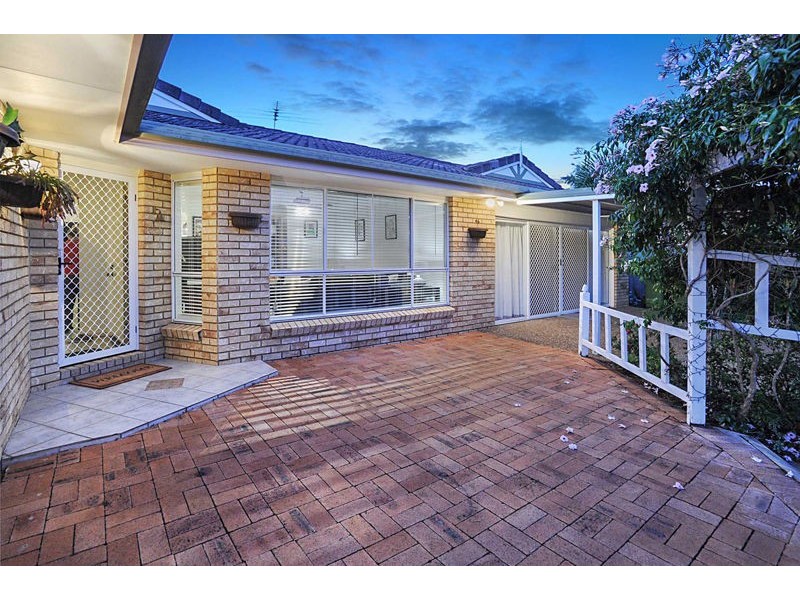 46 Hillenvale Avenue, Arana Hills QLD 4054