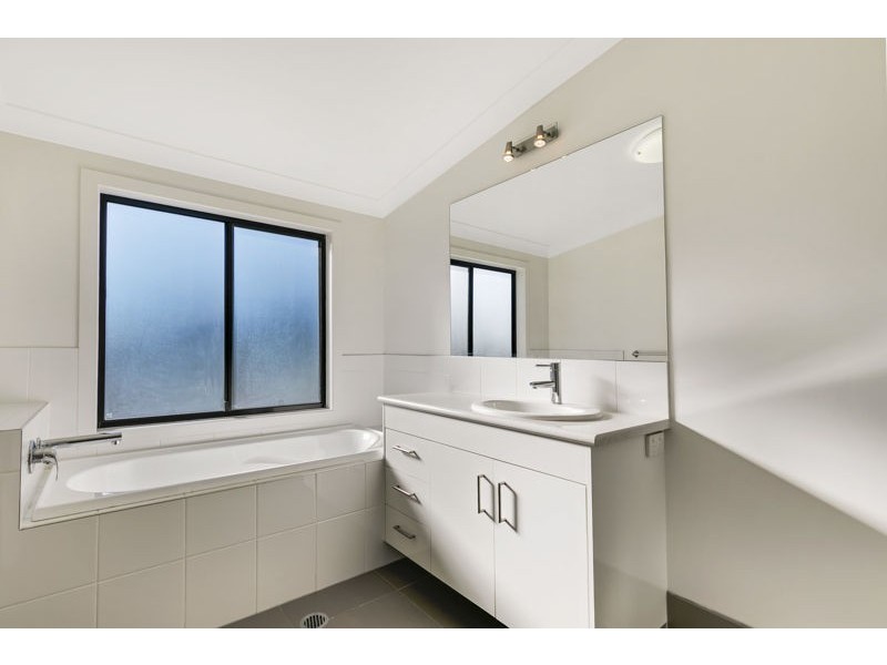 41a BELLA ST, Cashmere QLD 4500