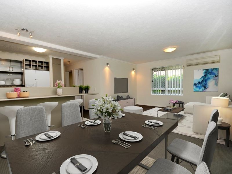 1/82 Oxley Ave, Woody Point QLD 4019