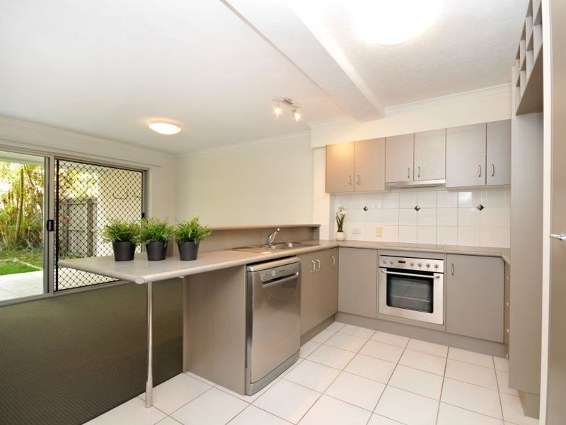 1/82 Oxley Ave, Woody Point QLD 4019