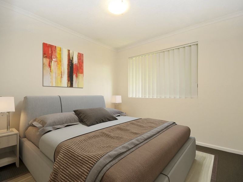 1/82 Oxley Ave, Woody Point QLD 4019