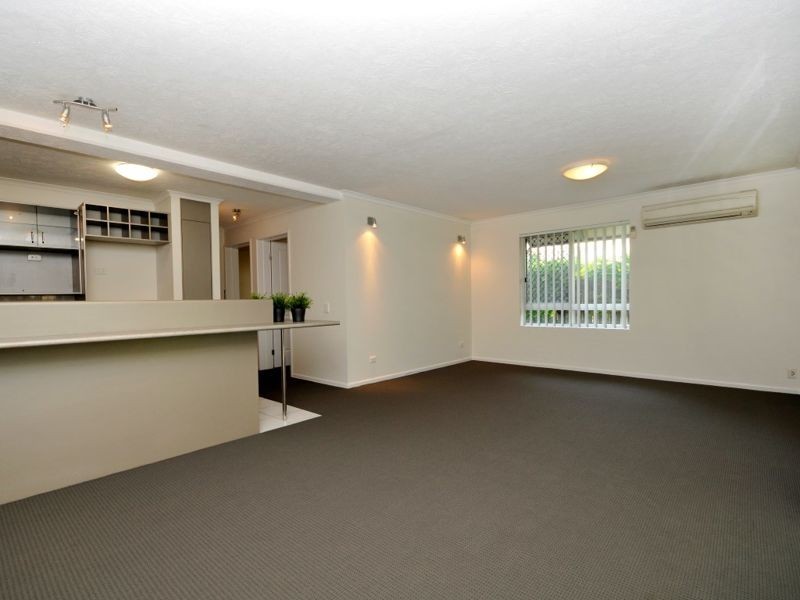 1/82 Oxley Ave, Woody Point QLD 4019