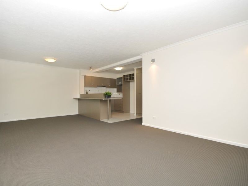 1/82 Oxley Ave, Woody Point QLD 4019