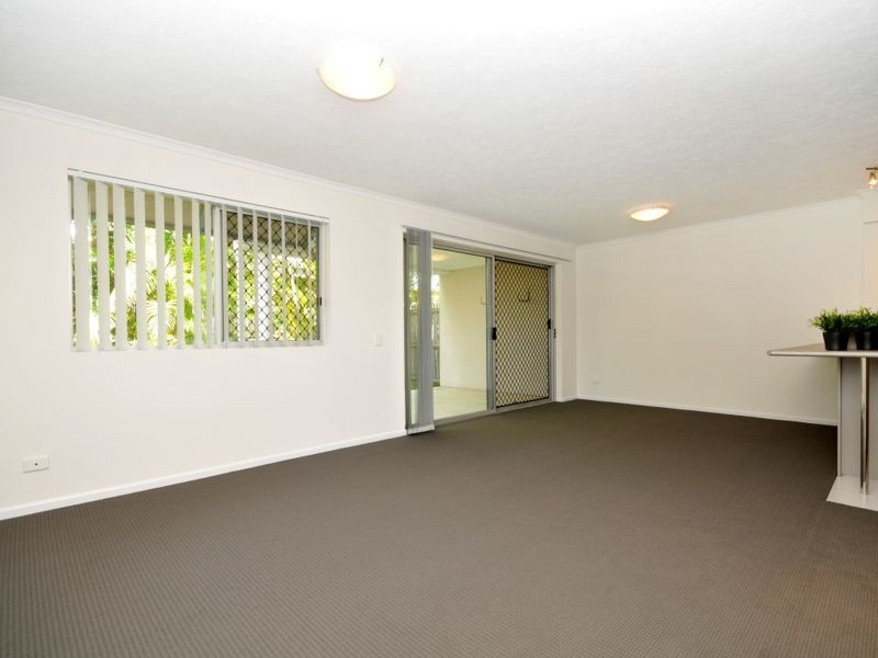 1/82 Oxley Ave, Woody Point QLD 4019