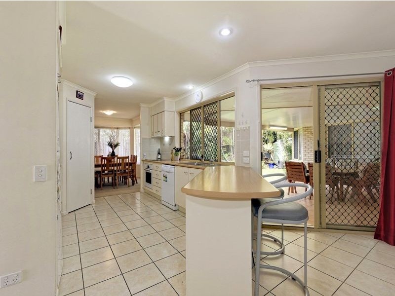 142 Saraband Drive, Eatons Hill QLD 4037