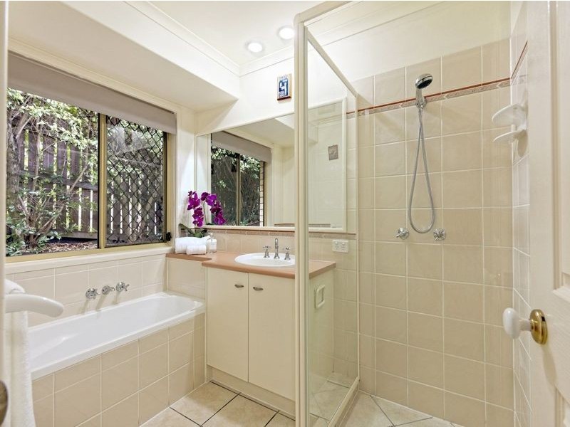 142 Saraband Drive, Eatons Hill QLD 4037