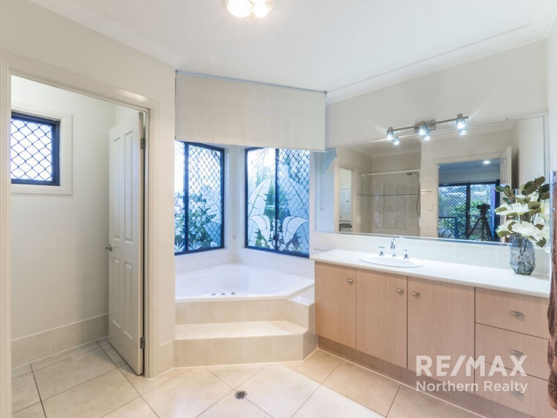 16 Elderberry Court, Eatons Hill QLD 4037