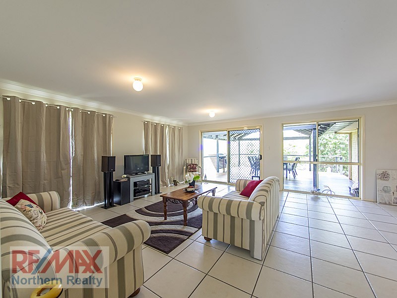 1 Laceflower Cres, Eatons Hill QLD 4037