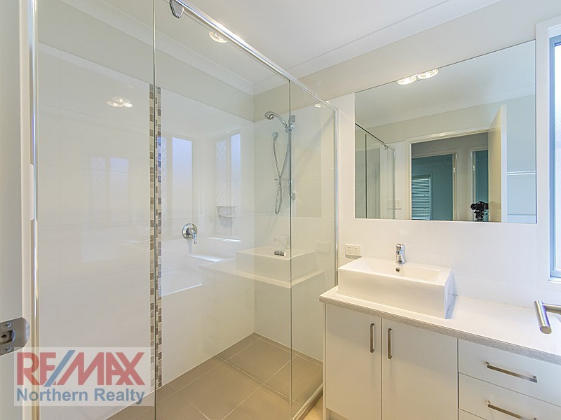 15 Wimble Street, Deagon QLD 4017