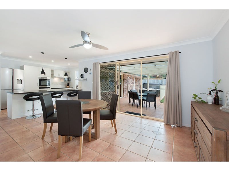 8 Magnolia Drive, Kallangur QLD 4503