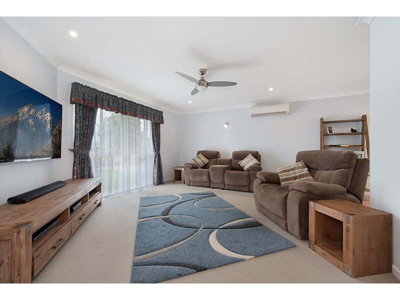 8 Magnolia Drive, Kallangur QLD 4503