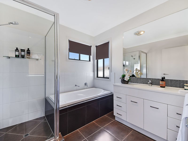 2/7 Charlie Close, Warner QLD 4500