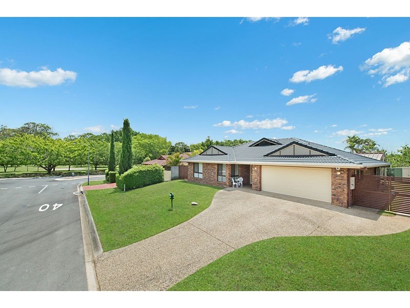 4 Lorenc Place, Bridgeman Downs QLD 4035