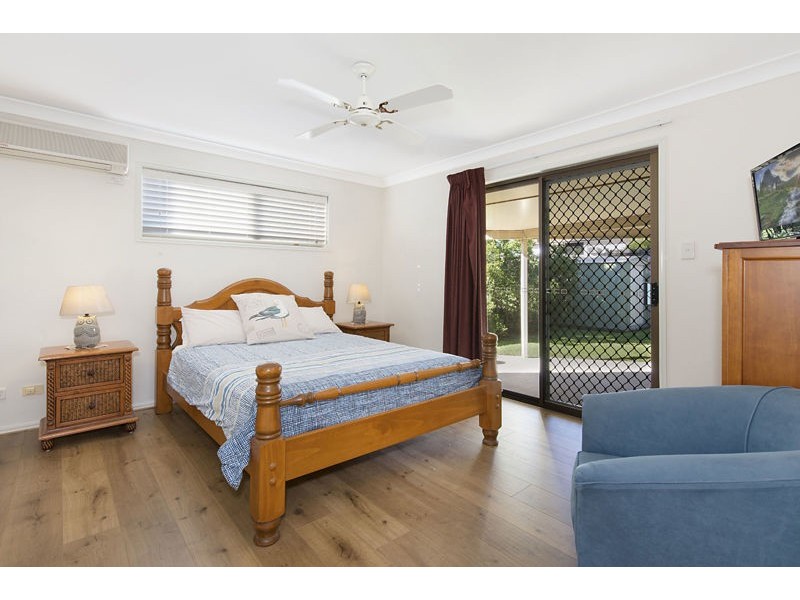 4 Lorenc Place, Bridgeman Downs QLD 4035