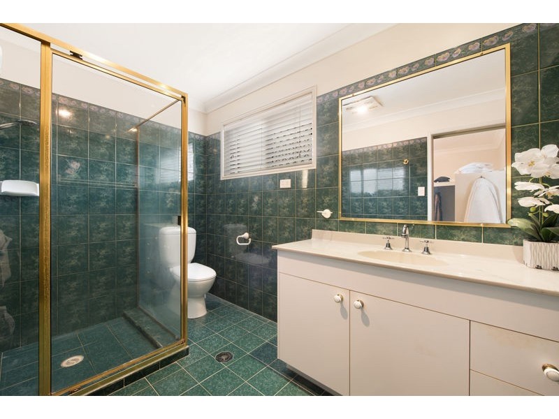 4 Lorenc Place, Bridgeman Downs QLD 4035