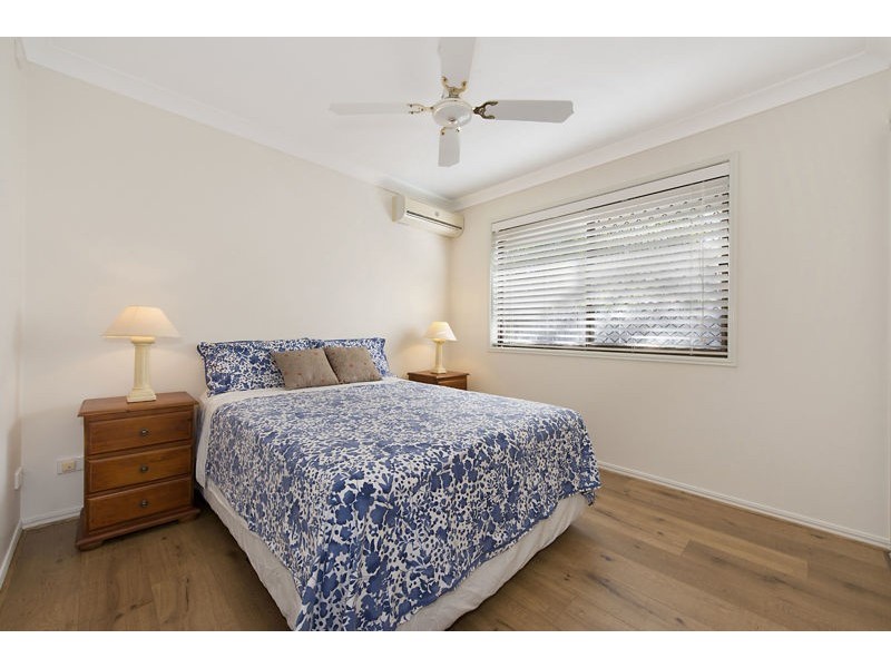 4 Lorenc Place, Bridgeman Downs QLD 4035