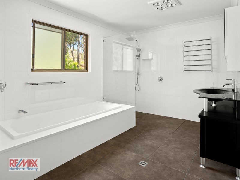 8 Henry Court, Cashmere QLD 4500