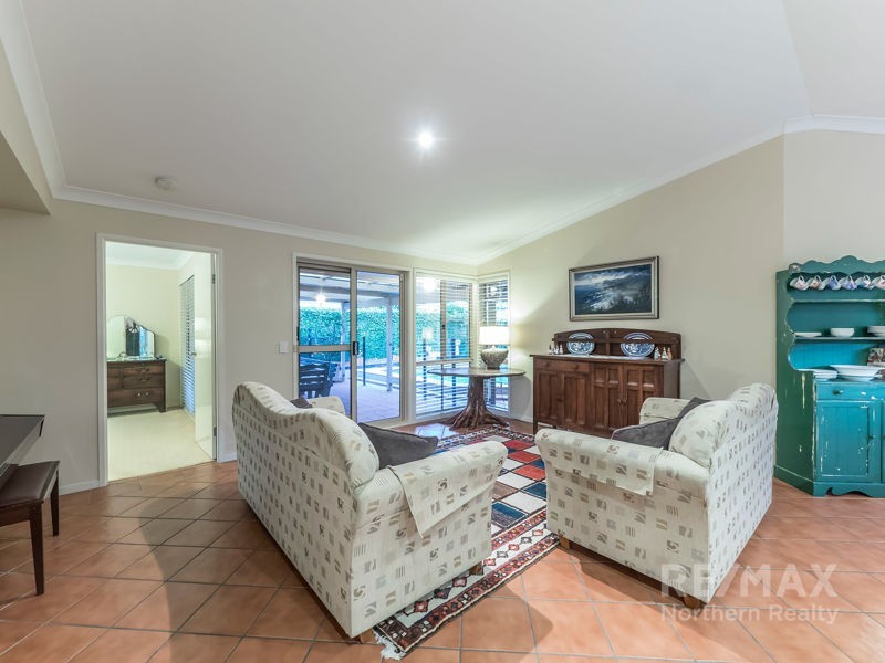 9 Dove Court, Albany Creek QLD 4035