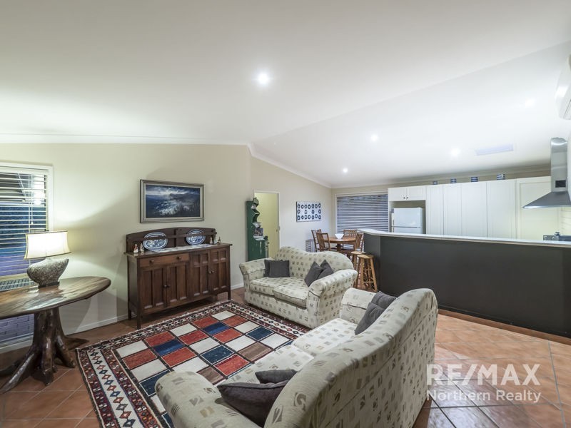 9 Dove Court, Albany Creek QLD 4035