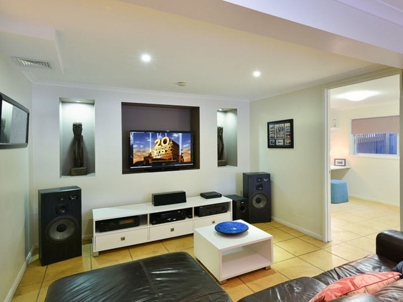 27 View Cres, Arana Hills QLD 4054