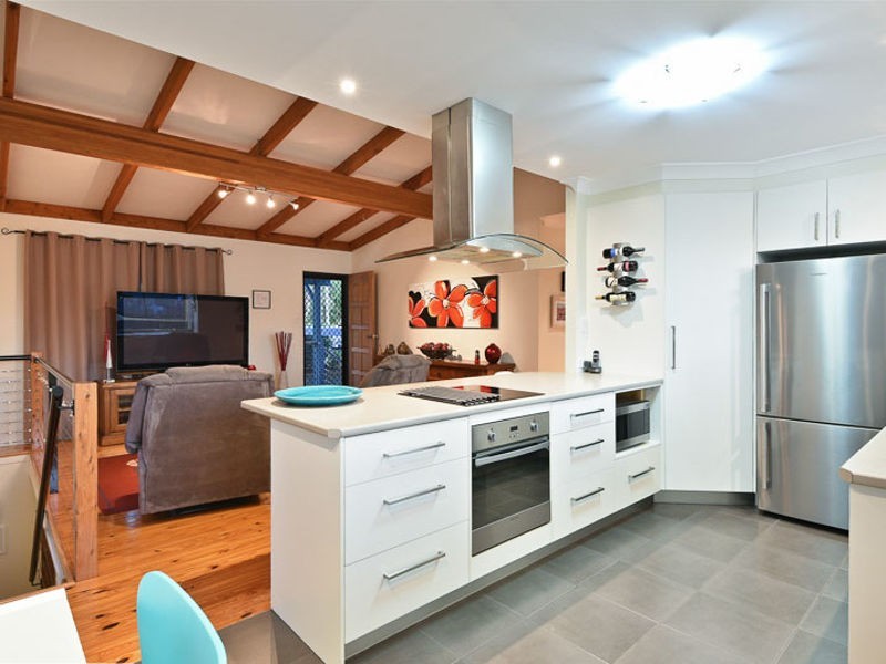 27 View Cres, Arana Hills QLD 4054