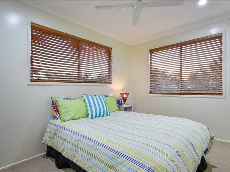 27 View Cres, Arana Hills QLD 4054