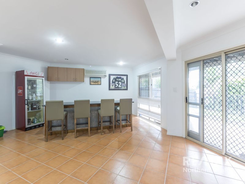 27 Talisman Court, Eatons Hill QLD 4037