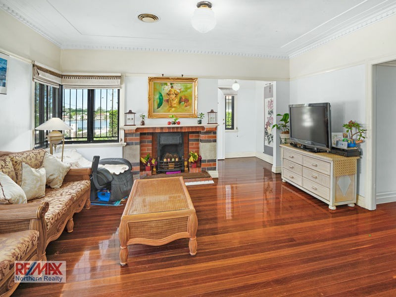 8 Grays Road, Hamilton QLD 4007