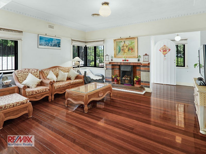 8 Grays Road, Hamilton QLD 4007