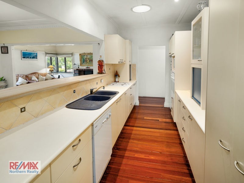 8 Grays Road, Hamilton QLD 4007