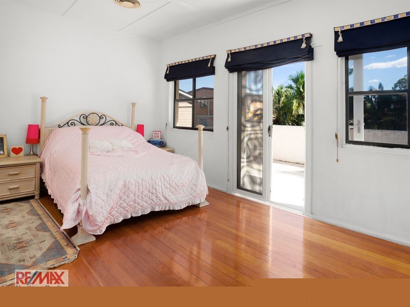 8 Grays Road, Hamilton QLD 4007
