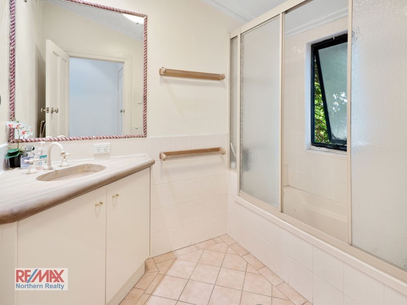 8 Grays Road, Hamilton QLD 4007
