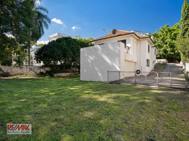 8 Grays Road, Hamilton QLD 4007