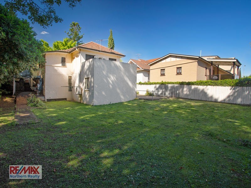 8 Grays Road, Hamilton QLD 4007