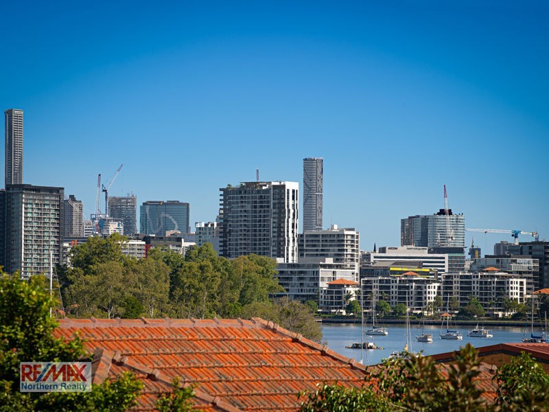 8 Grays Road, Hamilton QLD 4007