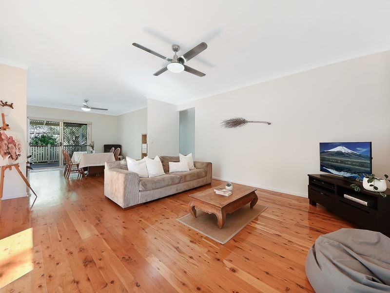 121 Saraband Drive, Eatons Hill QLD 4037