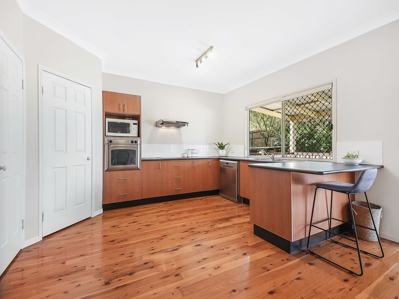 121 Saraband Drive, Eatons Hill QLD 4037