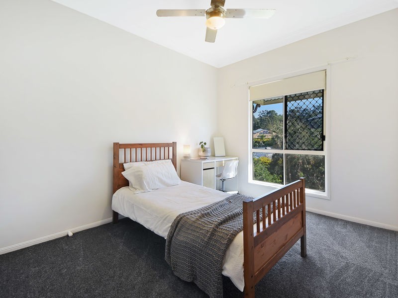 121 Saraband Drive, Eatons Hill QLD 4037