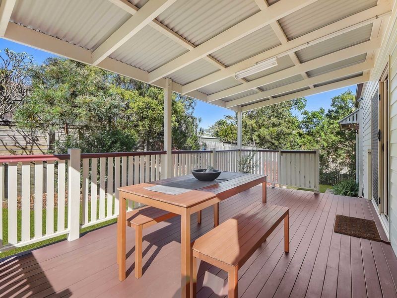 121 Saraband Drive, Eatons Hill QLD 4037