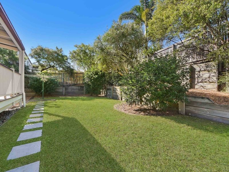 121 Saraband Drive, Eatons Hill QLD 4037