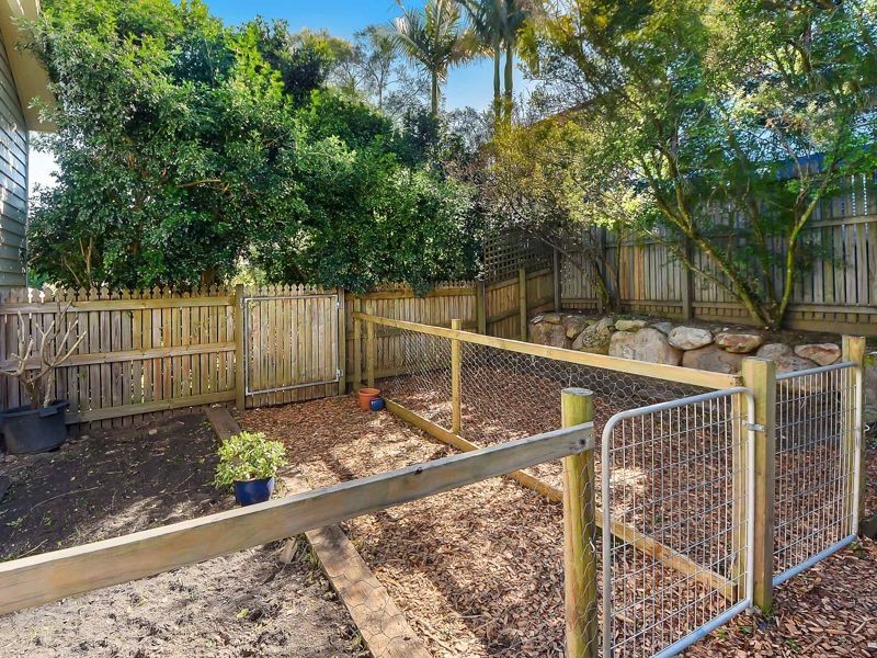 121 Saraband Drive, Eatons Hill QLD 4037