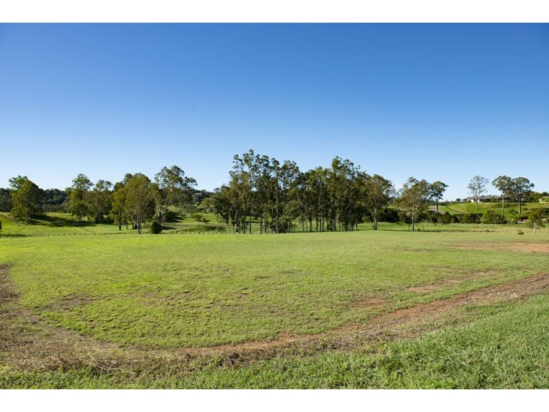 18 Sovereign Way, Samford Valley QLD 4520
