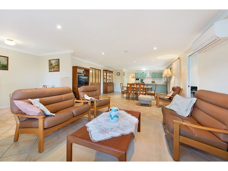 7 Grass Tree Close, Bridgeman Downs QLD 4035